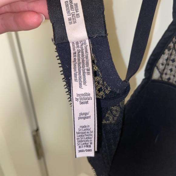 Victoria’s Secret Lace Plunge Bra 36D - Picture 6 of 6